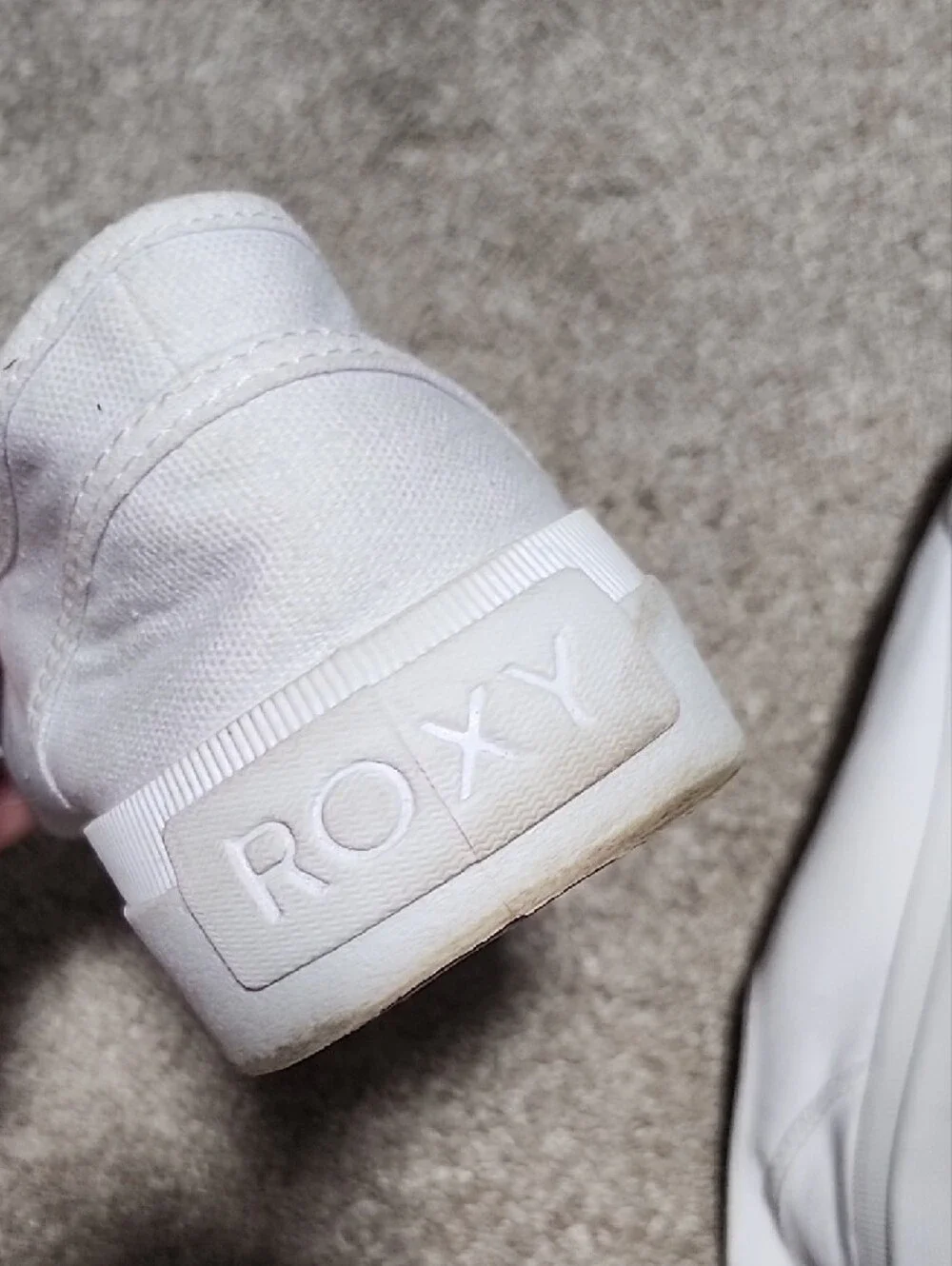 Roxy Women’s Casual White Canvas Lace-Up Sneakers